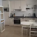 Casa Holandaluzas Near Beach, With Salt Water Pool And Private Parking 아파트 마르베야