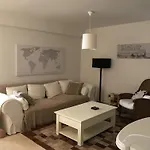 Casa Holandaluzas Near Beach, With Salt Water Pool And Private Parking 아파트 마르베야