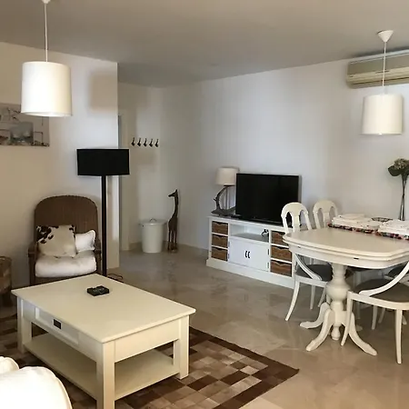 Casa Holandaluzas Near Beach, With Salt Water Pool And Private Parking דירה מארבלה