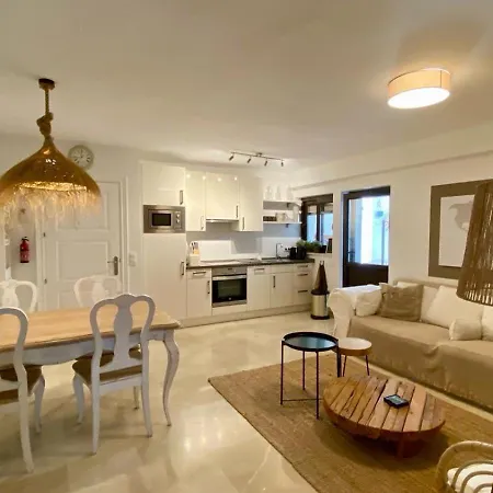 Apartment Casa Holandaluzas Near Beach, With Salt Water Pool And Private Parking